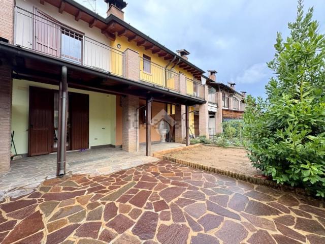Villetta a schiera in vendita di 192 m² in Via Grazia Deledda, 13