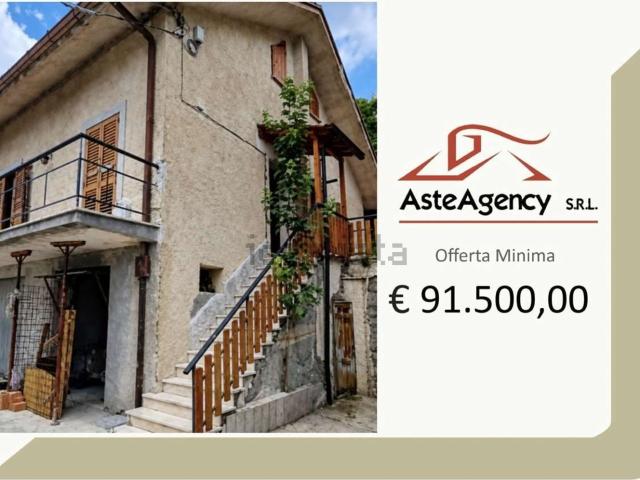 Villetta a schiera in vendita di 192 m² in Via della Torre