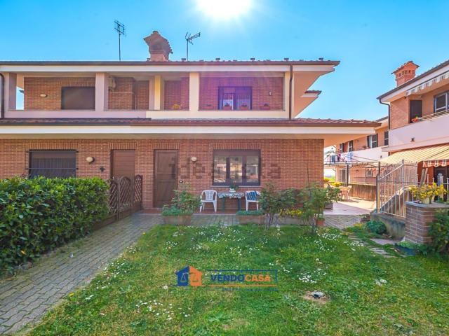 Villetta a schiera in vendita di 192 m² in Via Visconti Venosta, 79