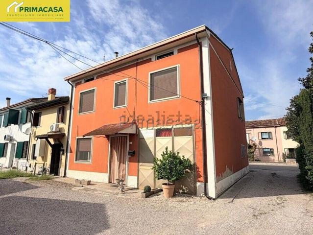 Villetta a schiera in vendita di 193 m² in Via Casetta