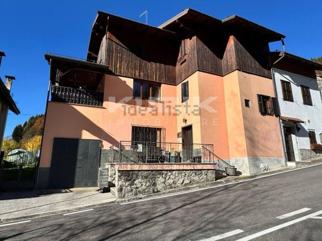 Villetta a schiera in vendita di 194 m² in Via I Maggio, 16
