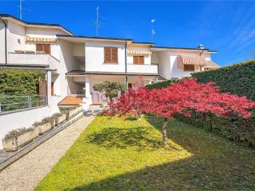 Villetta a schiera in vendita di 194 m² in Viale Piemonte, 46
