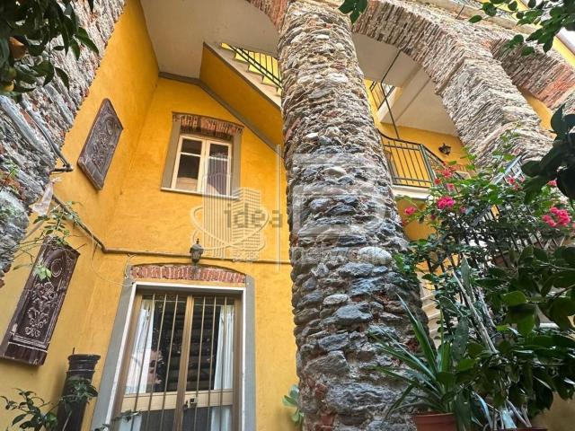 Villetta a schiera in vendita di 195 m² in Via Capaccola