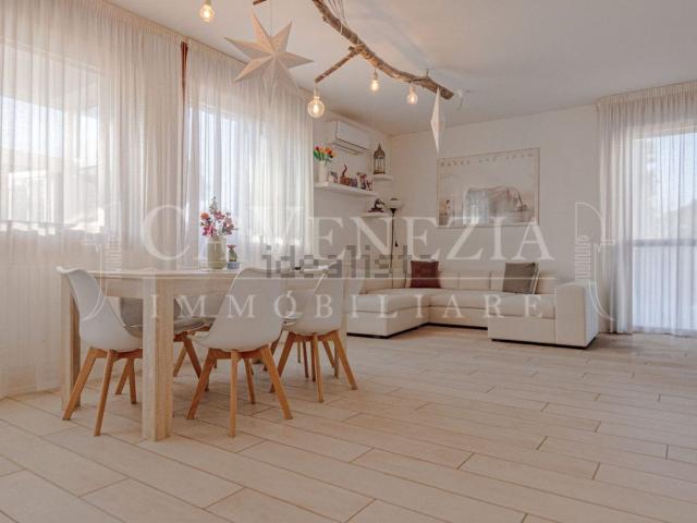 Villetta a schiera in vendita di 195 m² in Via Diego Valeri