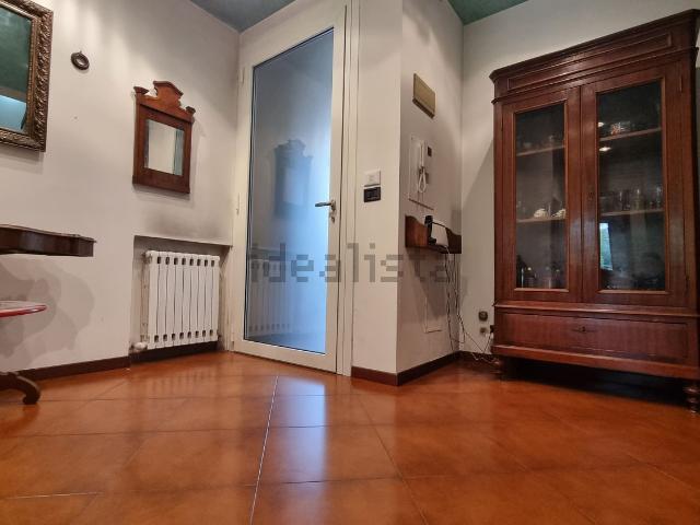 Villetta a schiera in vendita di 195 m² in Via E. Guicciardi