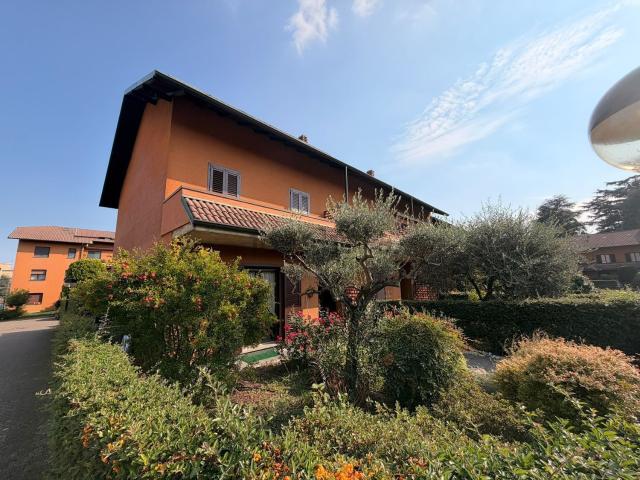 Villetta a schiera in vendita di 195 m² in Via Moncucco, 150