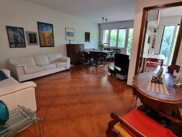 Villetta a schiera in vendita di 195 m² in Via Montà