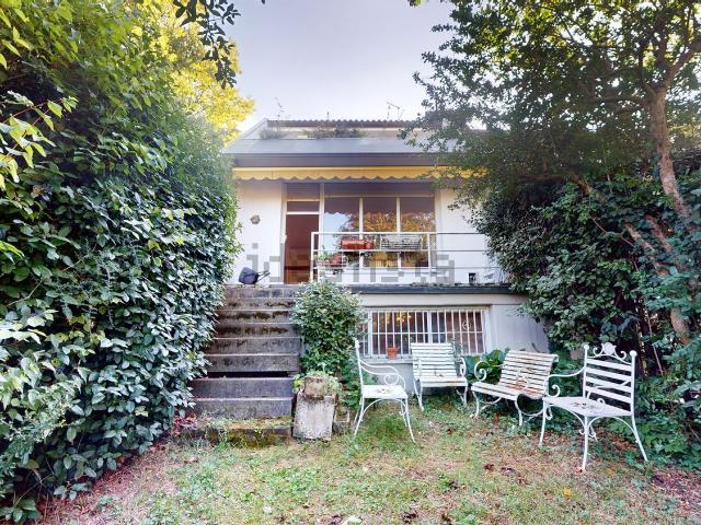 Villetta a schiera in vendita di 195 m² in Via S. Ruffillo, 10