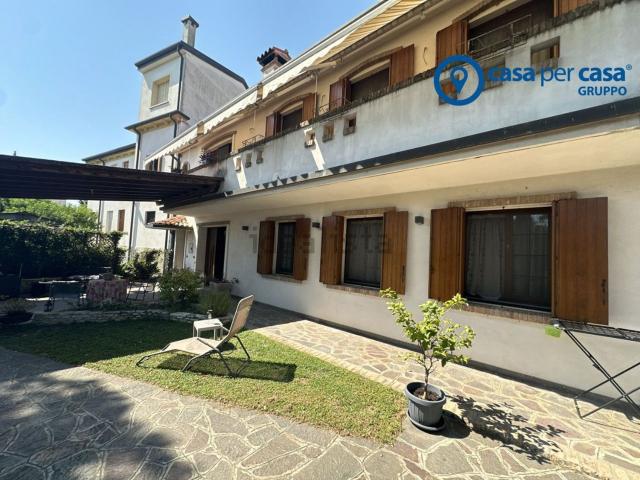 Villetta a schiera in vendita di 195 m² in Via Ragazzi del &apos 99, 99