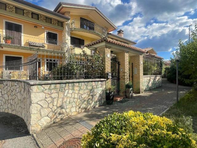 Villetta a schiera in vendita di 195 m² in Contrada Casale, 53