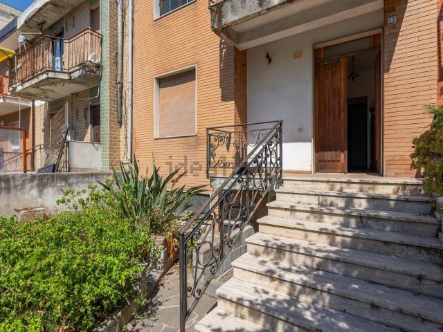 Villetta a schiera in vendita di 196 m² in Via Costantinopoli, 53
