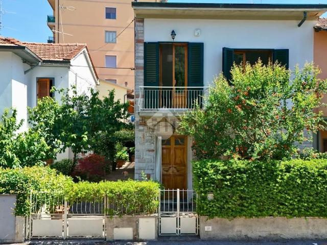 Villetta a schiera in vendita di 197 m² in Via del Paradiso, 32