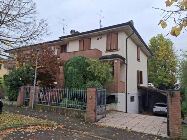 Villetta a schiera in vendita di 198 m² in Via Boccaccio, 14