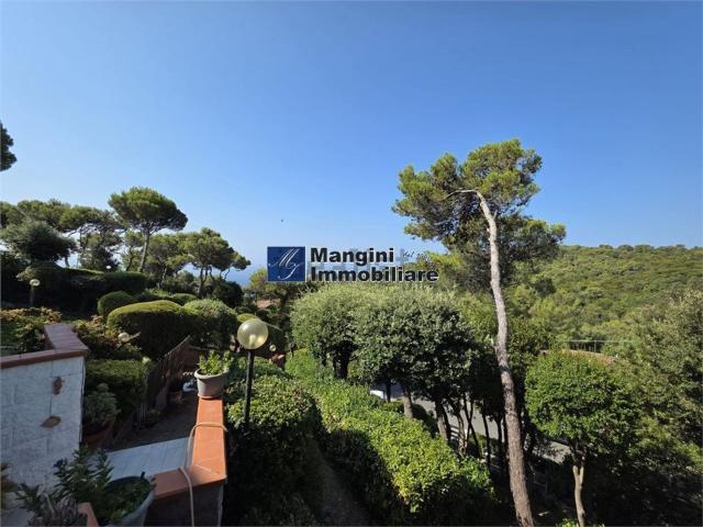 Villetta a schiera in vendita di 198 m² in Via dei Ginepri