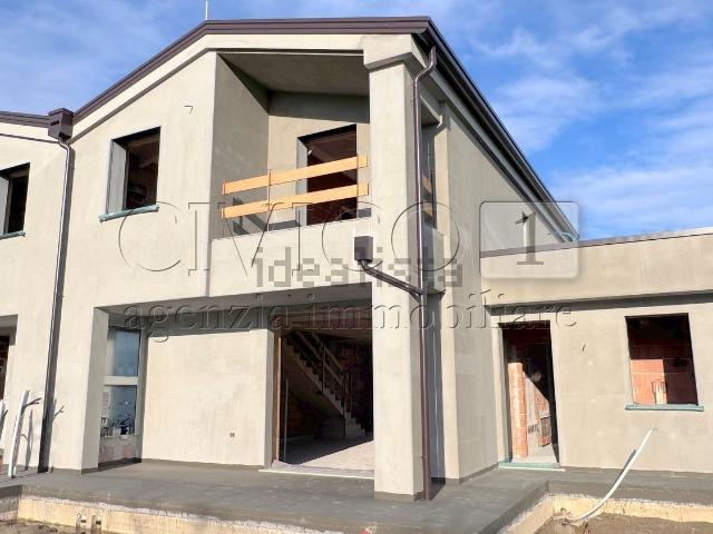 Villetta a schiera in vendita di 199 m² in Via Chiesa Rampazzo, 33