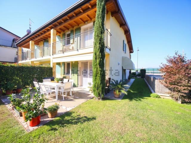 Villetta a schiera in vendita di 199 m² in Via Oliveti, 265