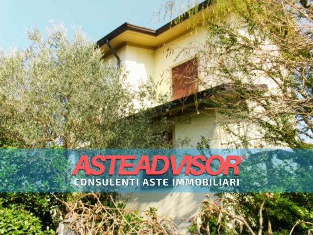 Villetta a schiera in vendita di 199 m² in Via Ligabue Antonio, 22