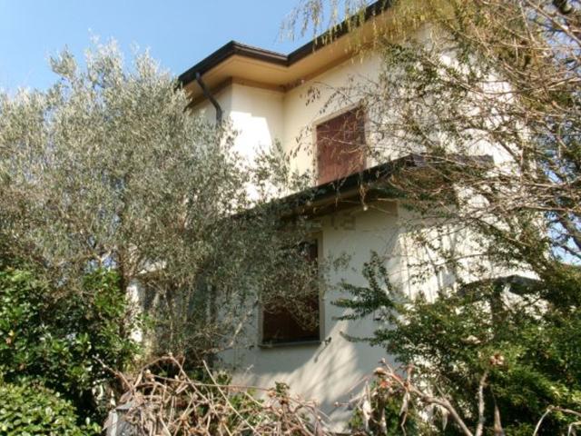 Villetta a schiera in vendita di 199 m² in Via Ligabue Antonio, 22