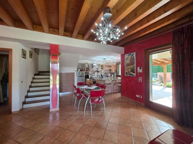 Villetta a schiera in vendita di 200 m² in Via Cognaro, 5050