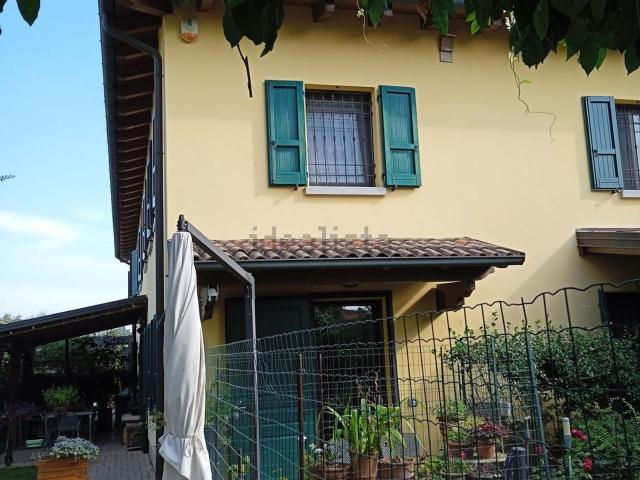 Villetta a schiera in vendita di 200 m² in Via Cavidole