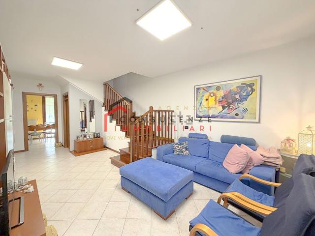 Villetta a schiera in vendita di 200 m² in Via Caduti sul Lavoro