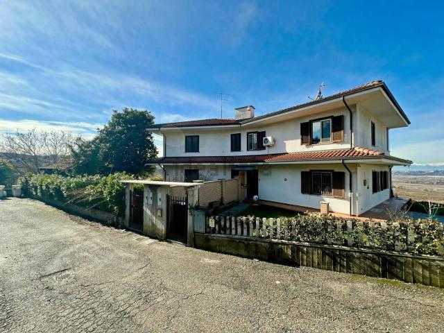 Villetta a schiera in vendita di 200 m² in Via Capitano Laneri
