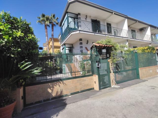 Villetta a schiera in vendita di 200 m² in Via Casacelle, 154