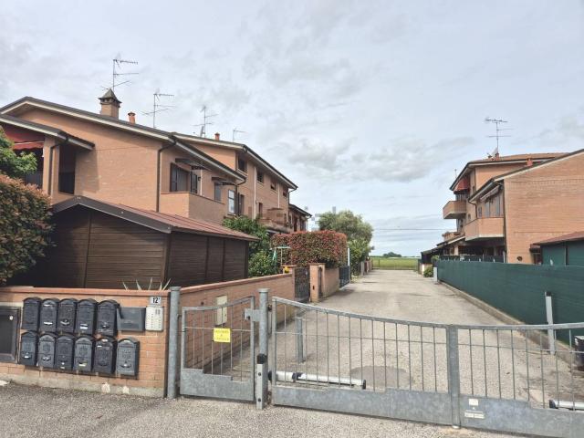 Villetta a schiera in vendita di 200 m² in Via Cento, 12