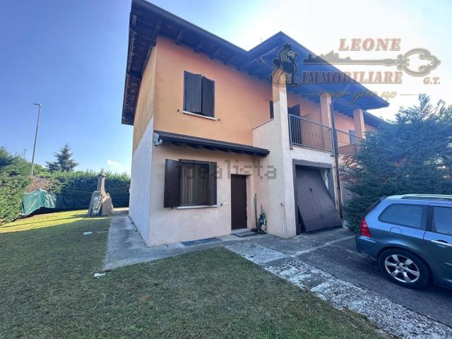 Villetta a schiera in vendita di 200 m² in Via Angelo Gorini, 2