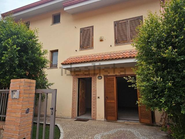 Villetta a schiera in vendita di 200 m² in Via Bambinello Gesù, 27
