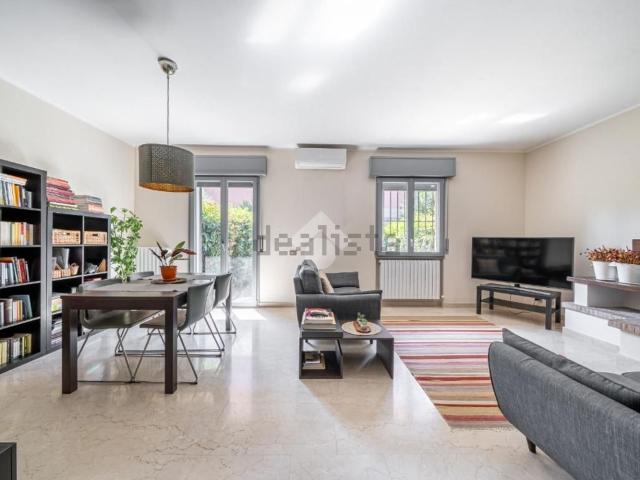 Villetta a schiera in vendita di 200 m² in Via G. Leopardi, 6