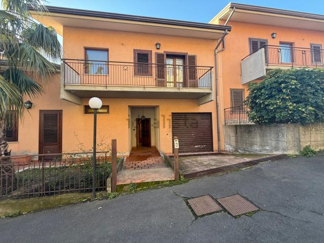 Villetta a schiera in vendita di 200 m² in Via degli Oleandri