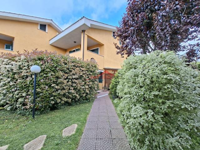 Villetta a schiera in vendita di 200 m² in Via dei Lecci