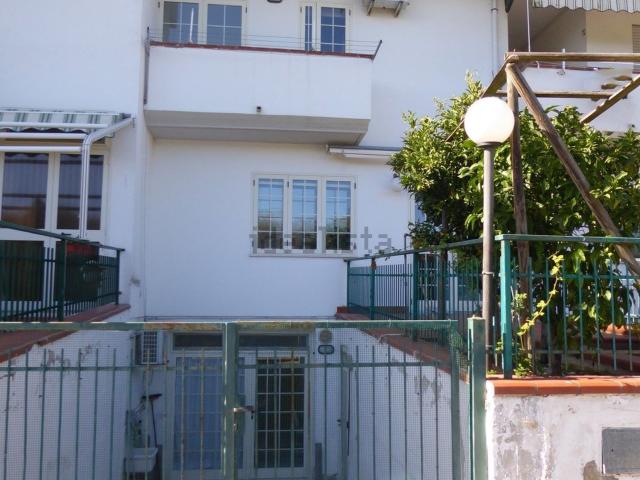 Villetta a schiera in vendita di 200 m² in Via del Donatore