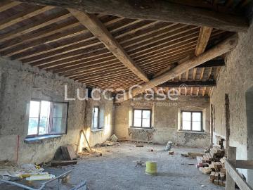 Villetta a schiera in vendita di 200 m² in Via di Moriano, 55100
