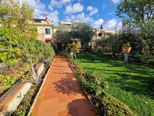 Villetta a schiera in vendita di 200 m² in Via di San Felice a Ema