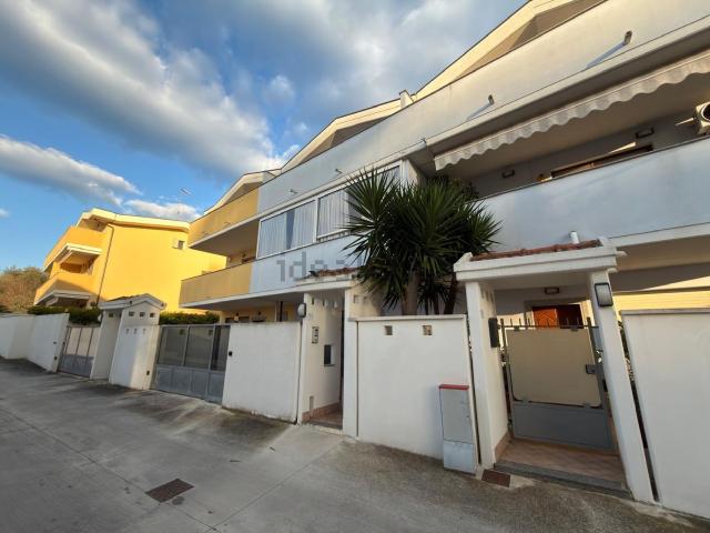 Villetta a schiera in vendita di 200 m² in Via Fontecchio, 27