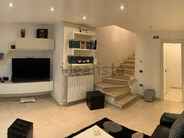 Villetta a schiera in vendita di 200 m² in Via Ferdinando Martini