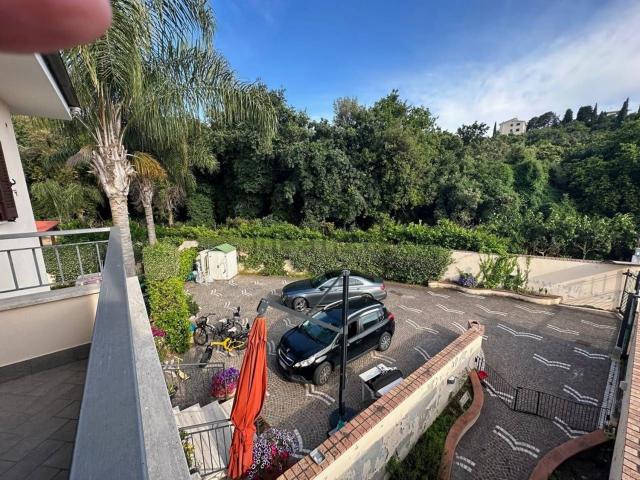 Villetta a schiera in vendita di 200 m² in Via Itaca