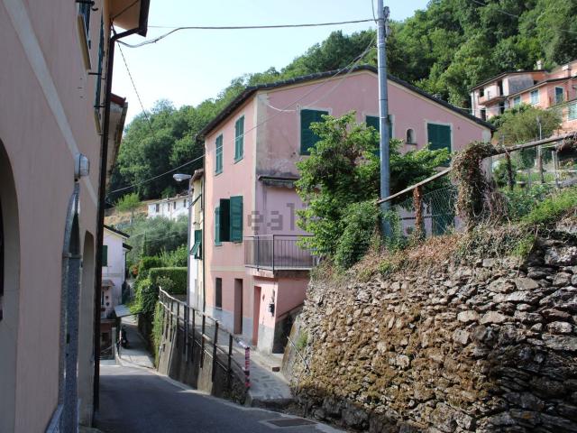 Villetta a schiera in vendita di 200 m² in Via Ognio