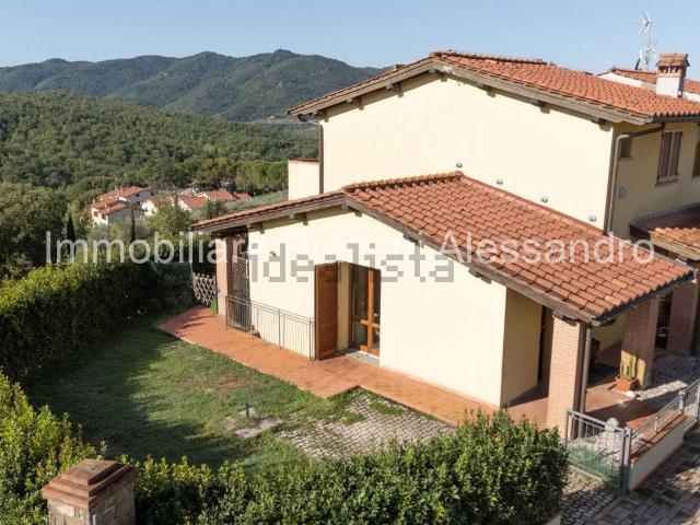 Villetta a schiera in vendita di 200 m² in Via le Corti, 23