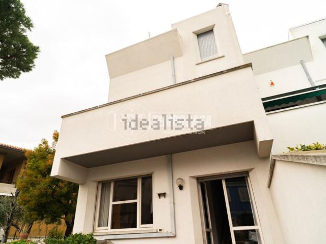 Villetta a schiera in vendita di 200 m² in Via Leonello Venturi