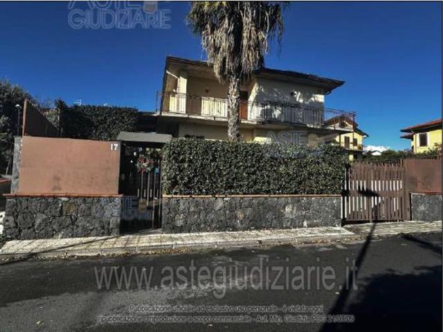 Villetta a schiera in vendita di 200 m² in Via Mongibello, 17