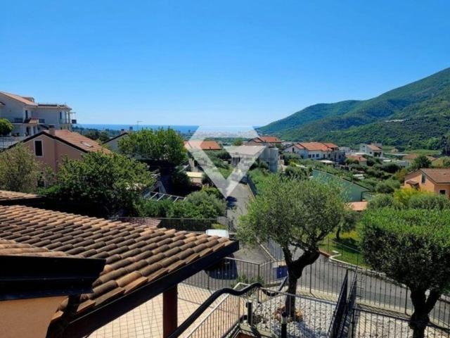 Villetta a schiera in vendita di 200 m² in Via Maccagne, 25