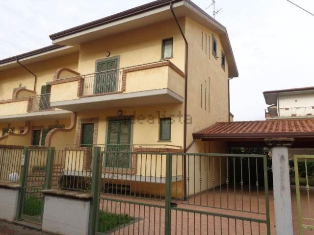 Villetta a schiera in vendita di 200 m² in Via Madonna delle Grazie, 204