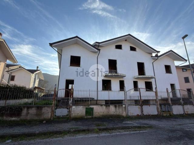Villetta a schiera in vendita di 200 m² in Via Madonnella, 10