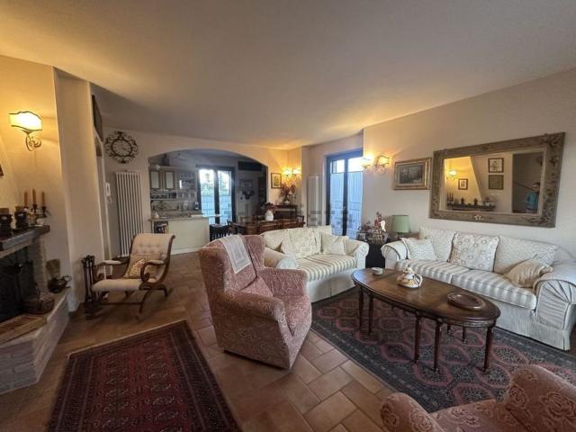 Villetta a schiera in vendita di 200 m² in Via Pietro Vannucci, 103