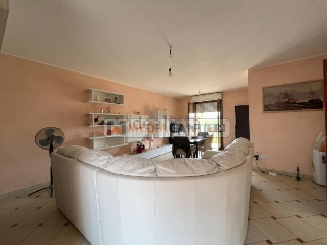 Villetta a schiera in vendita di 200 m² in Via Roberto Nasuti, 26