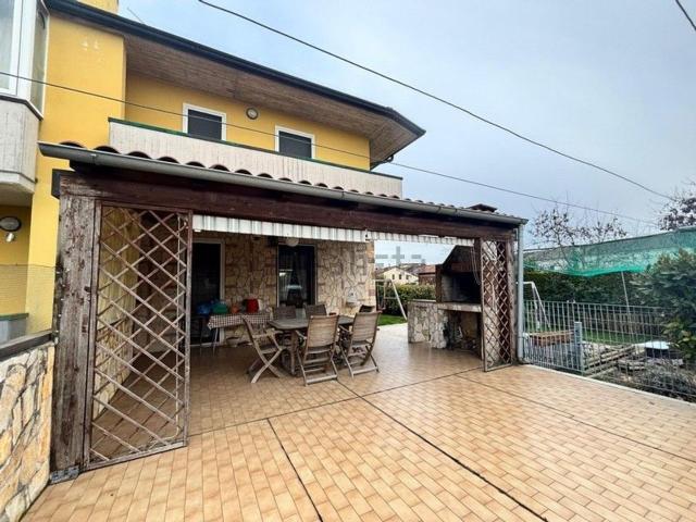 Villetta a schiera in vendita di 200 m² in Via Roma