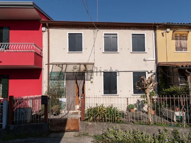 Villetta a schiera in vendita di 200 m² in Via Vittorio Veneto, 12